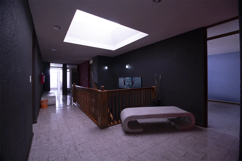 dance-effect_instalaciones_pasillo-arriba